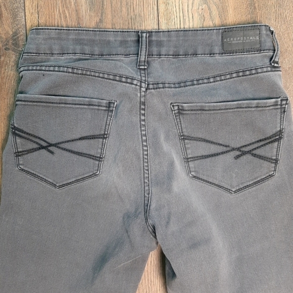 ❌SOLD❌ AÈROPOSTALE HIGH WAISTED Woman's Jeans - Picture 3 of 3